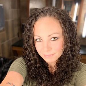 Meet your Posher, Candice